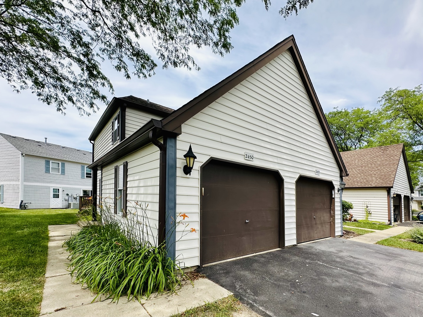 2450 Devonshire Court, Aurora, IL