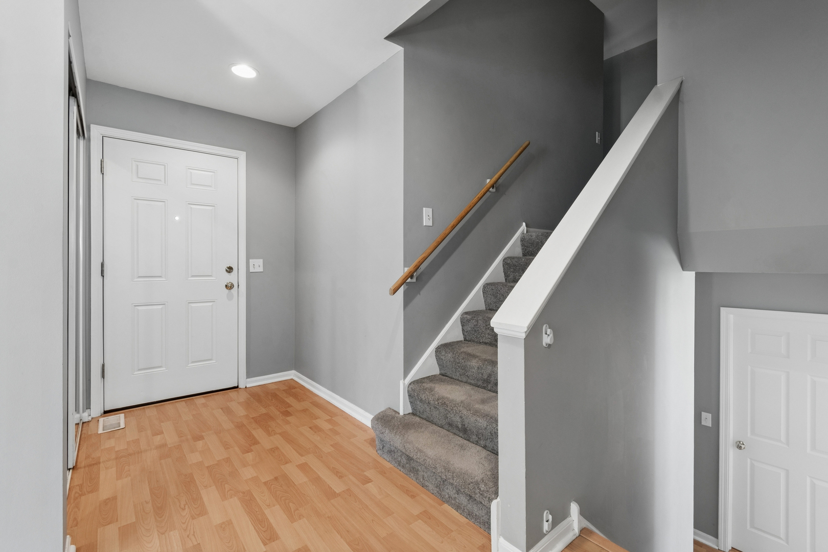 917 Shambliss Lane, Buffalo Grove, IL