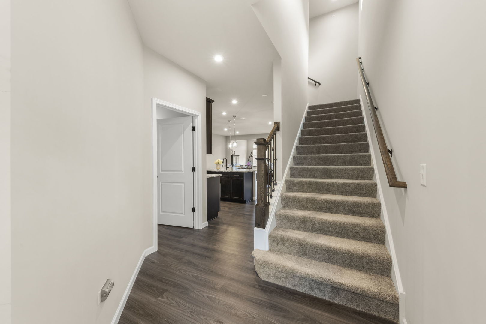 2220 Weatherbee Lane, Naperville, IL