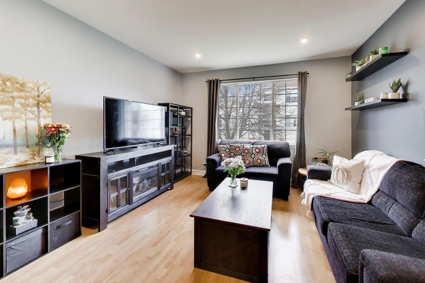 18 New Haven Drive #18, Cary, IL