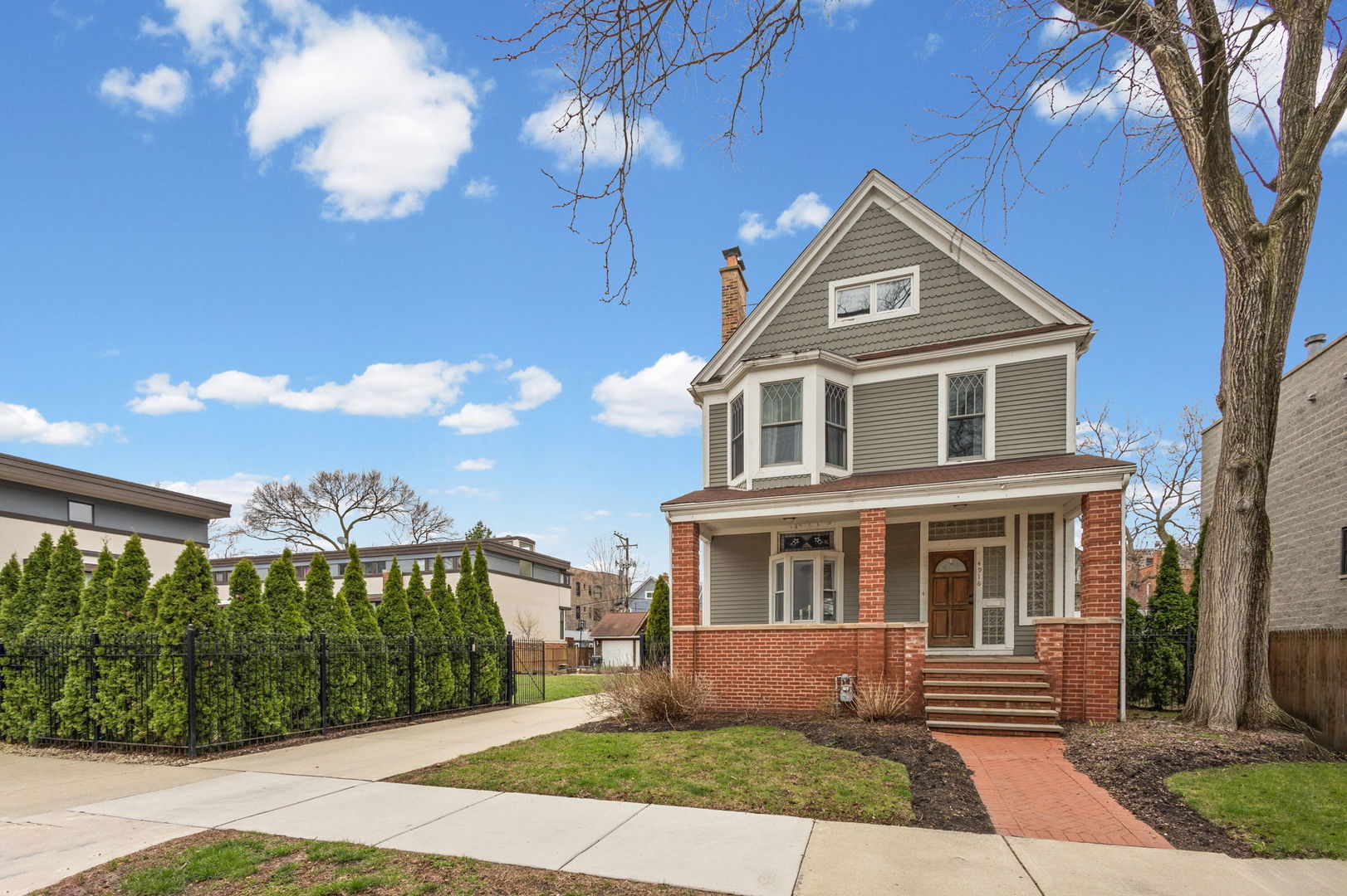 4916 S Blackstone Avenue, Chicago, IL