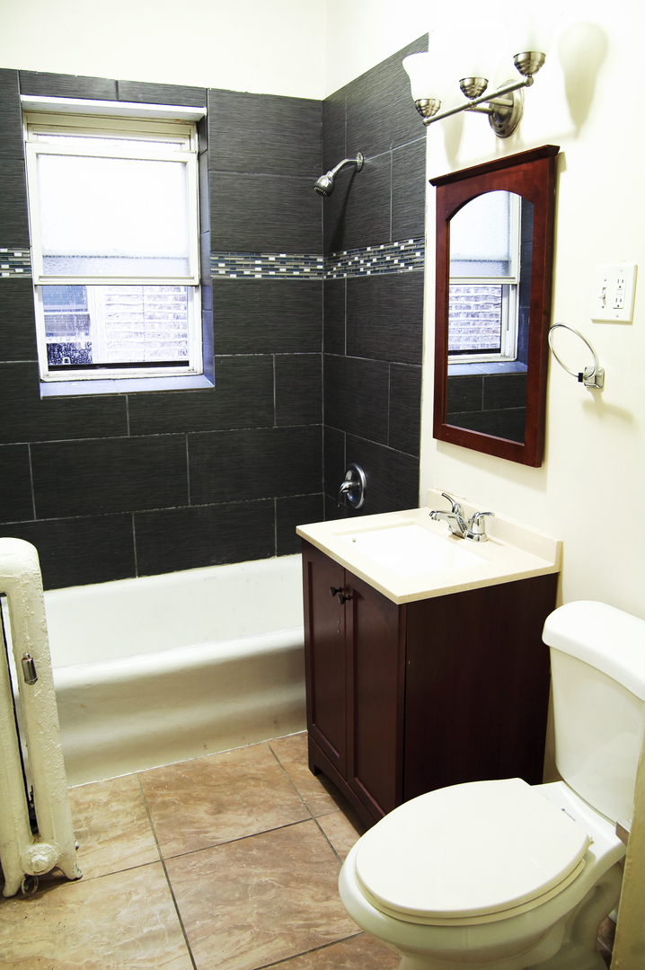 4823 N Springfield Avenue #2E, Chicago, IL
