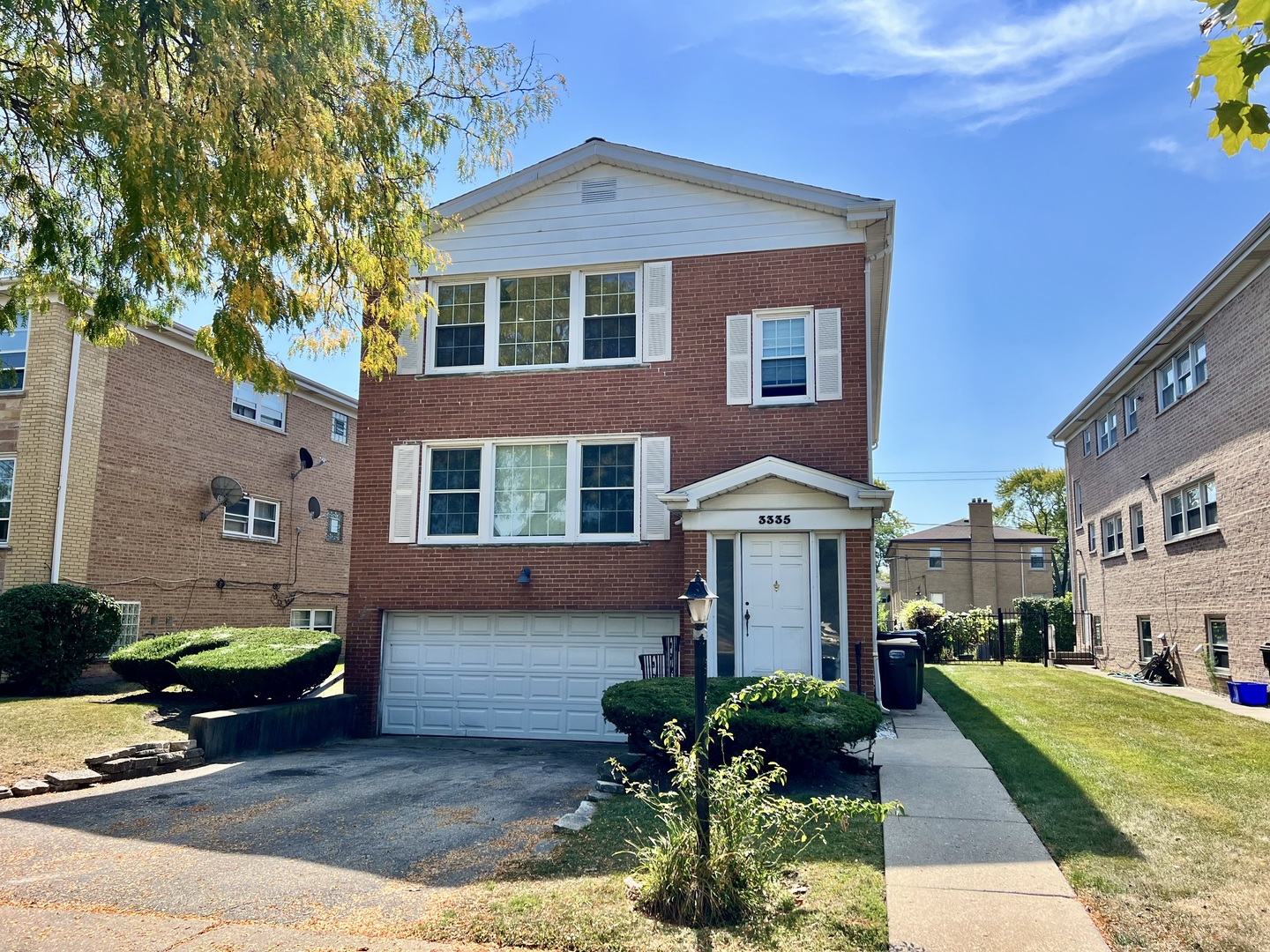 3335 W Pratt Avenue #2, Lincolnwood, IL