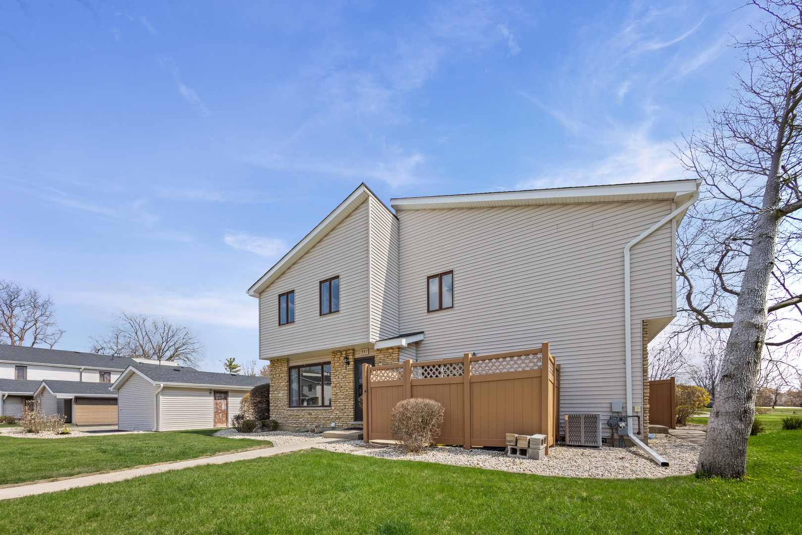 231 E Woodlawn Road, New Lenox, IL