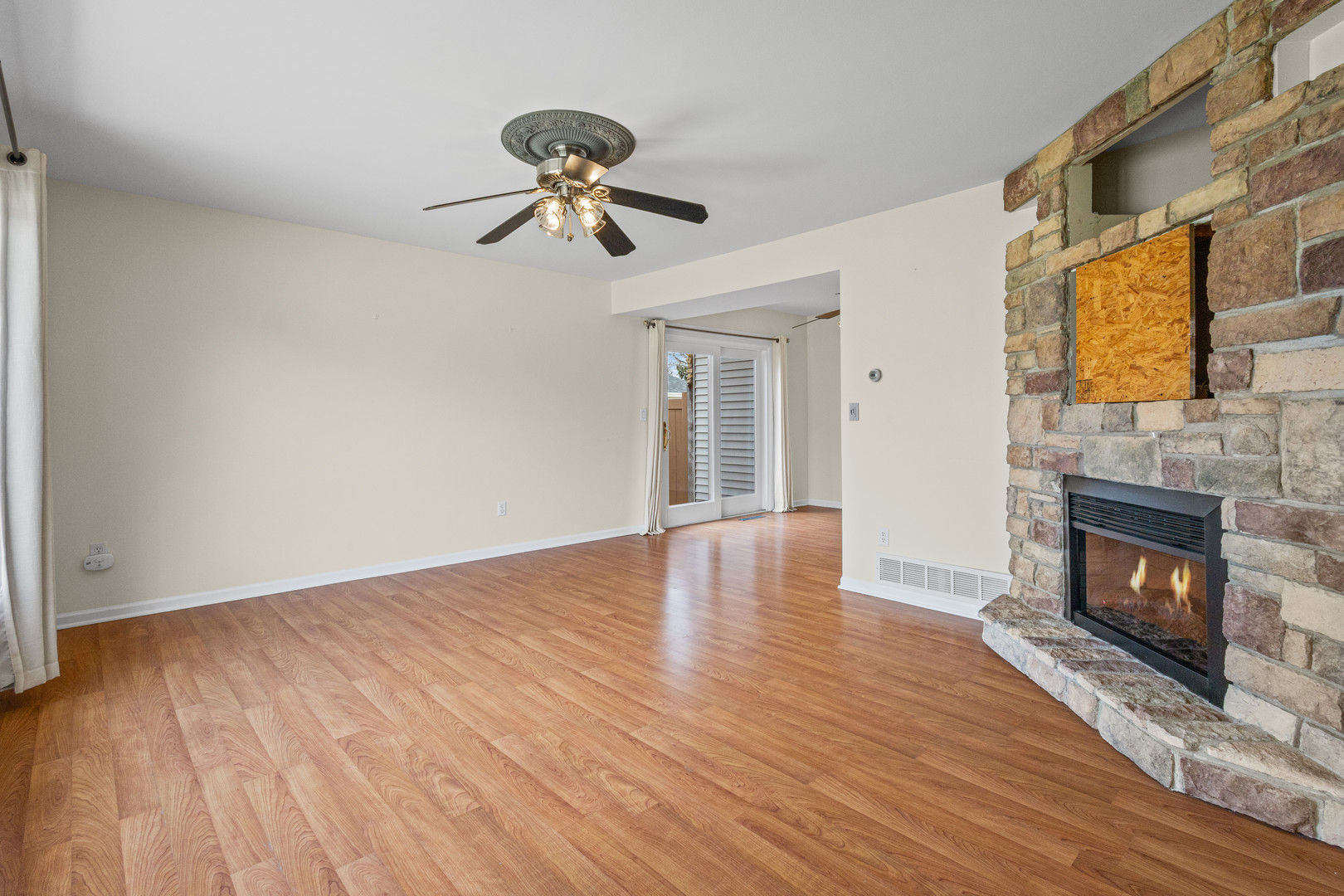 231 E Woodlawn Road, New Lenox, IL