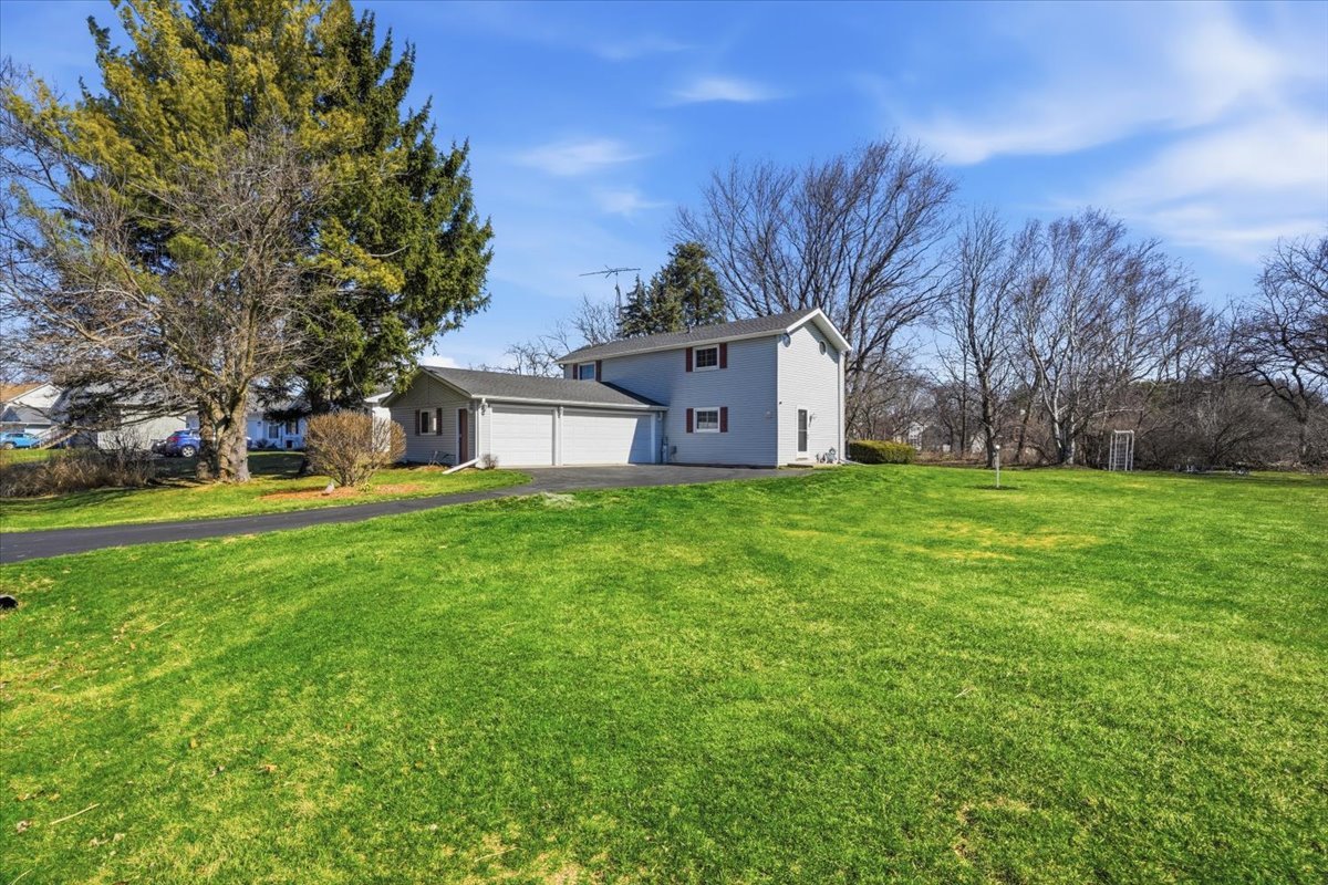 422 PEMBROKE Road, Poplar Grove, IL