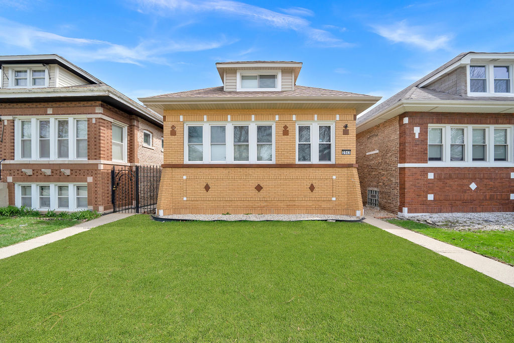 2543 N Newcastle Avenue, Chicago, IL