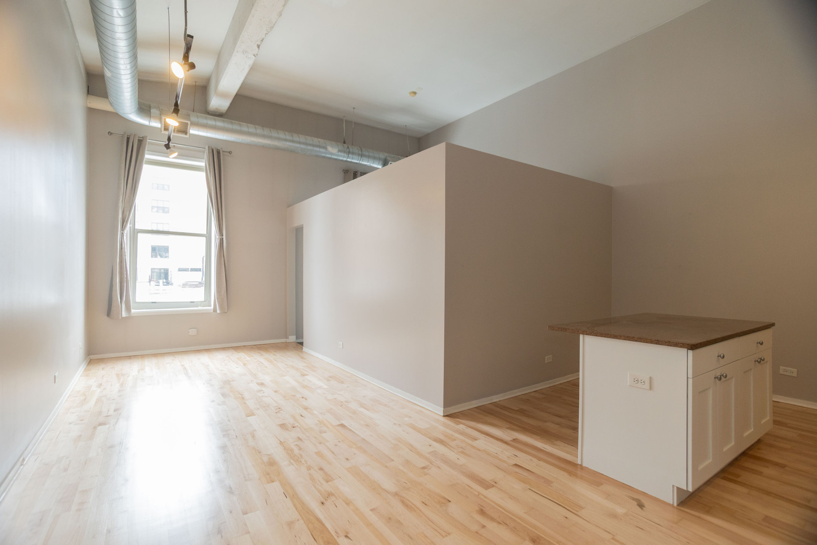 2000 S Michigan Avenue #312, Chicago, IL