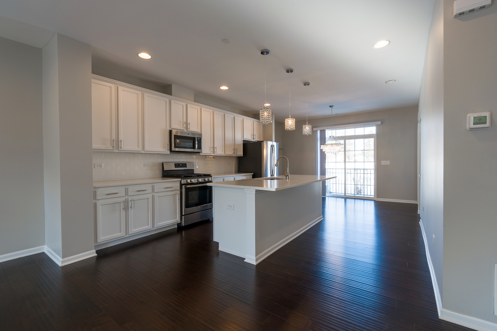 2534 Huntleigh Lane, Woodridge, IL