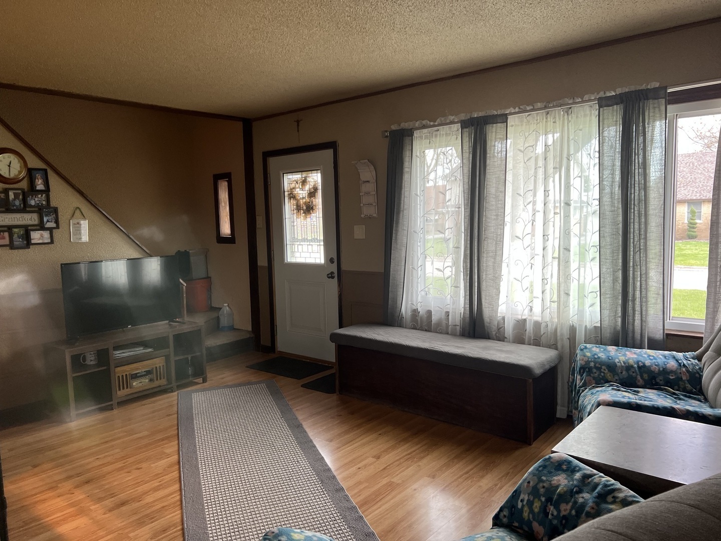 6812 Maple Court, Bridgeview, IL