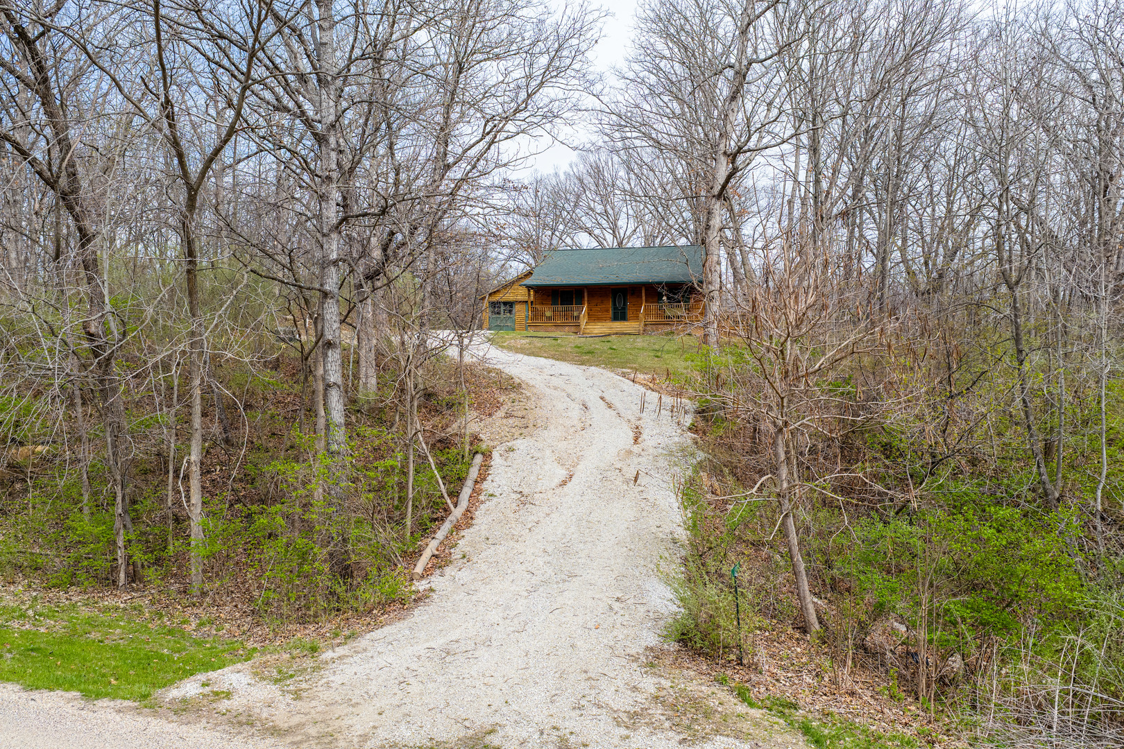 121 Indian Hills Drive, Putnam, IL