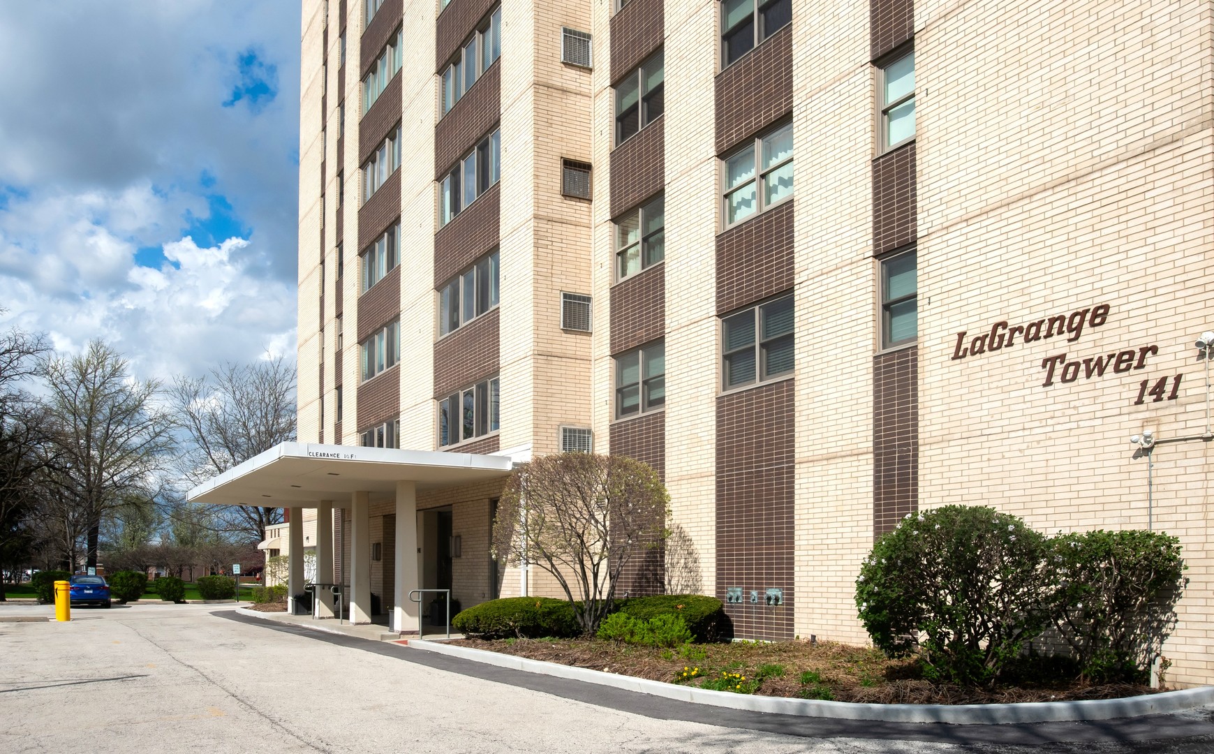 141 N La Grange Road #306, La Grange, IL