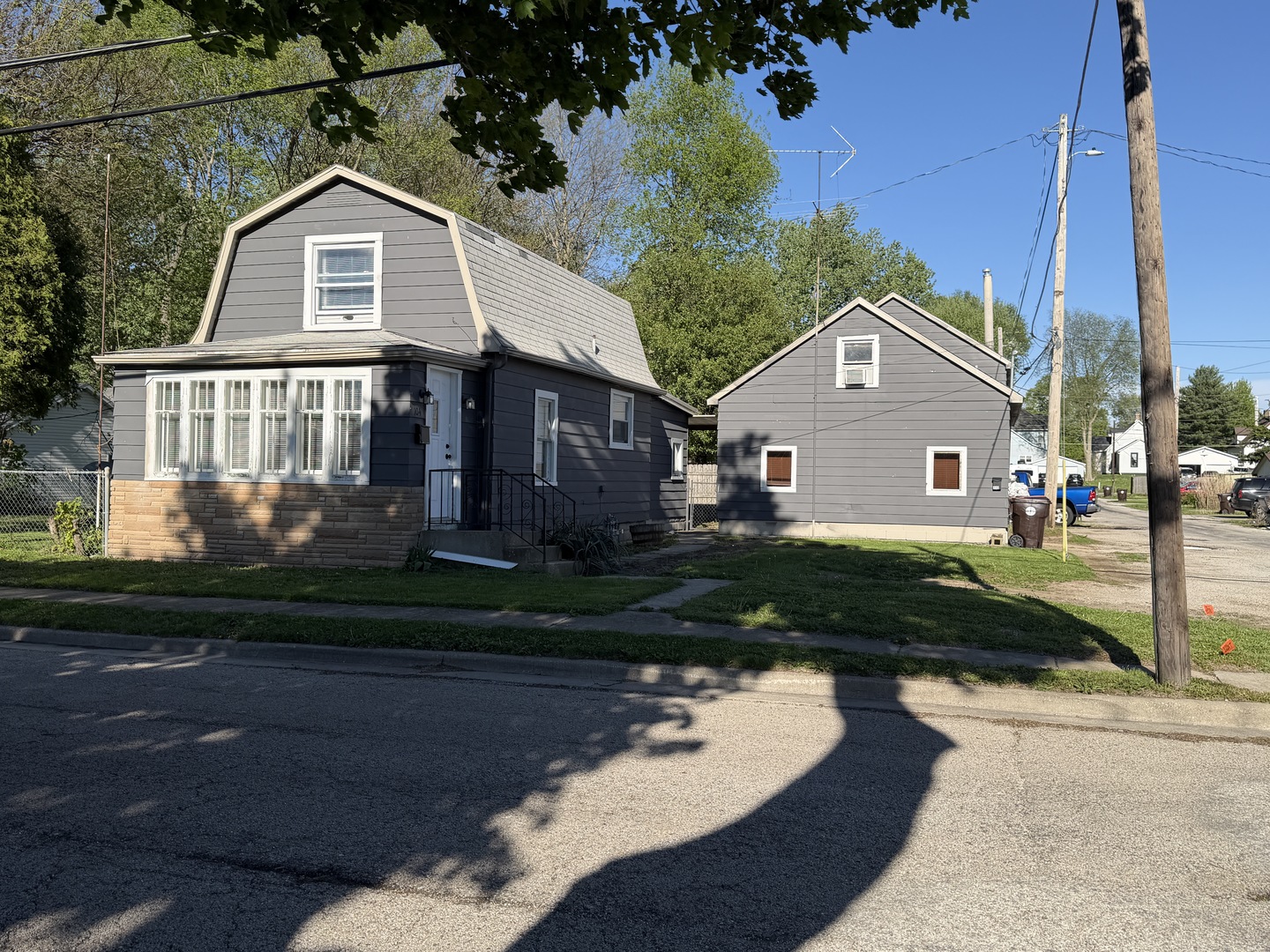 104 S State Street, Lincoln, IL