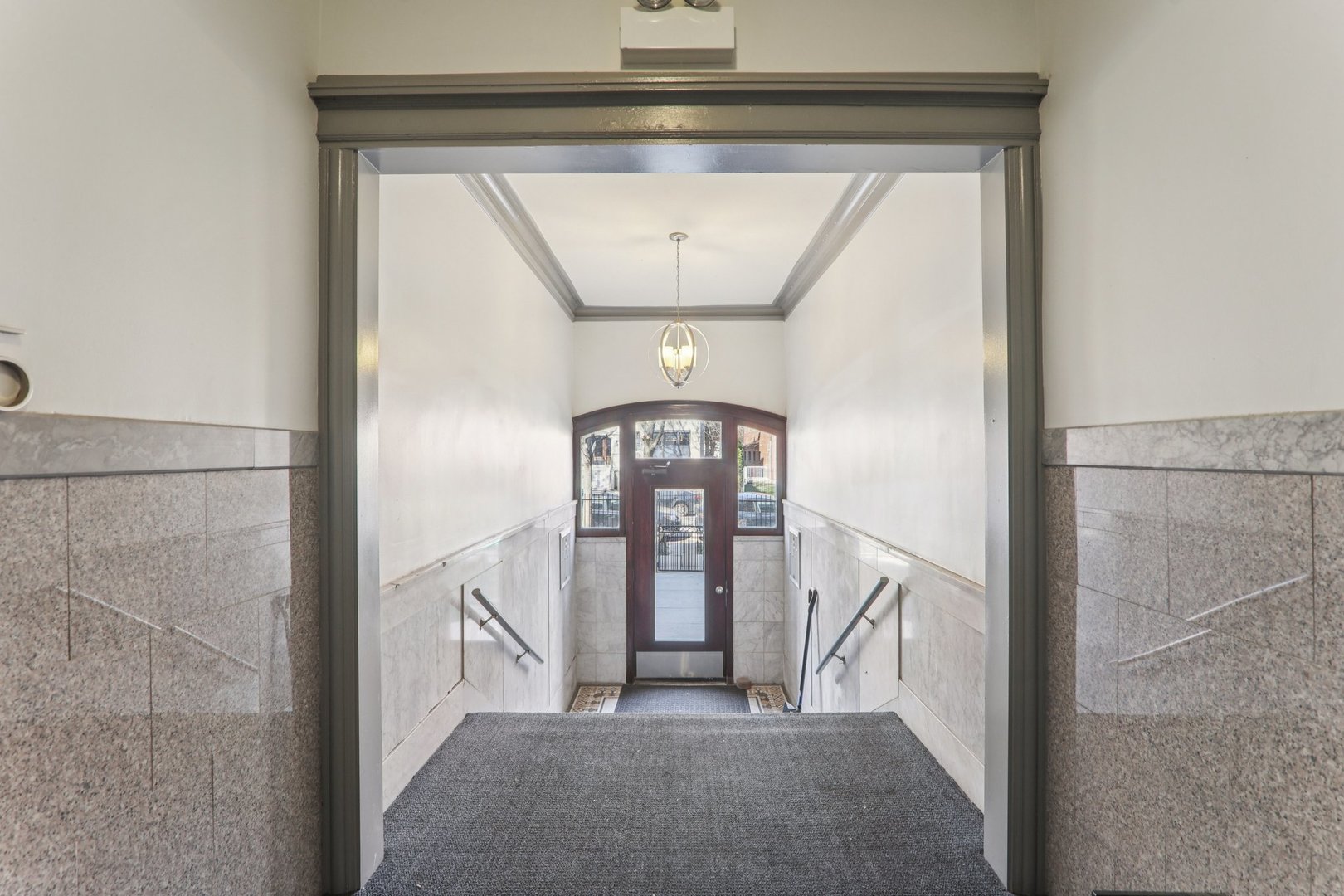 4445 N Magnolia Avenue #3, Chicago, IL