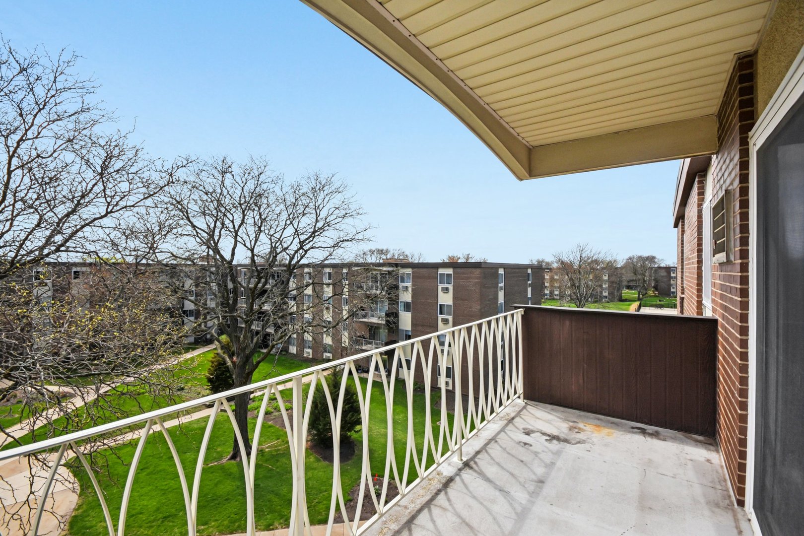 1331 S Finley Road #413, Lombard, IL