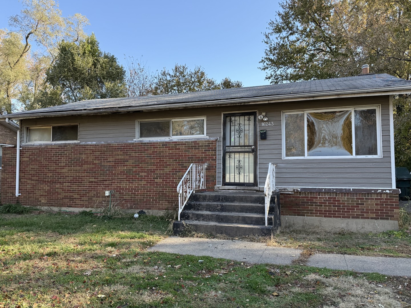 16243 Sussex Avenue, Markham, IL