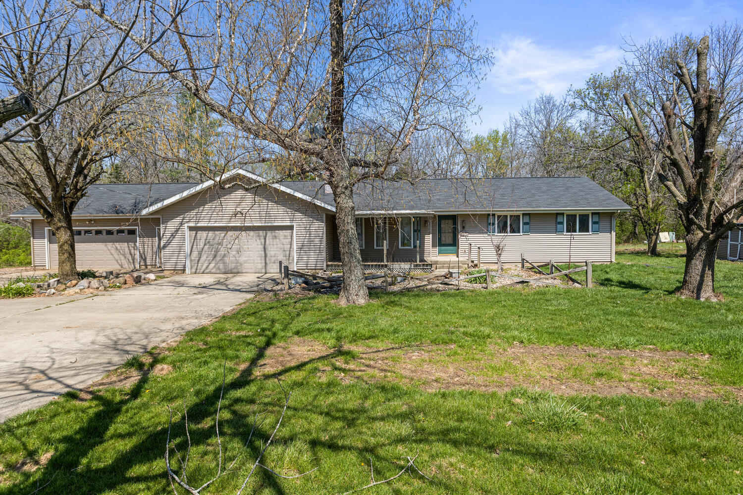 1150 E CR 800, Sullivan, IL