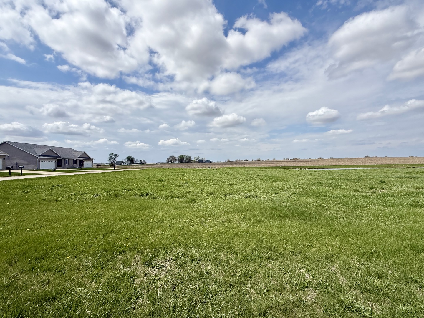 218 Northpointe Drive, Gifford, IL