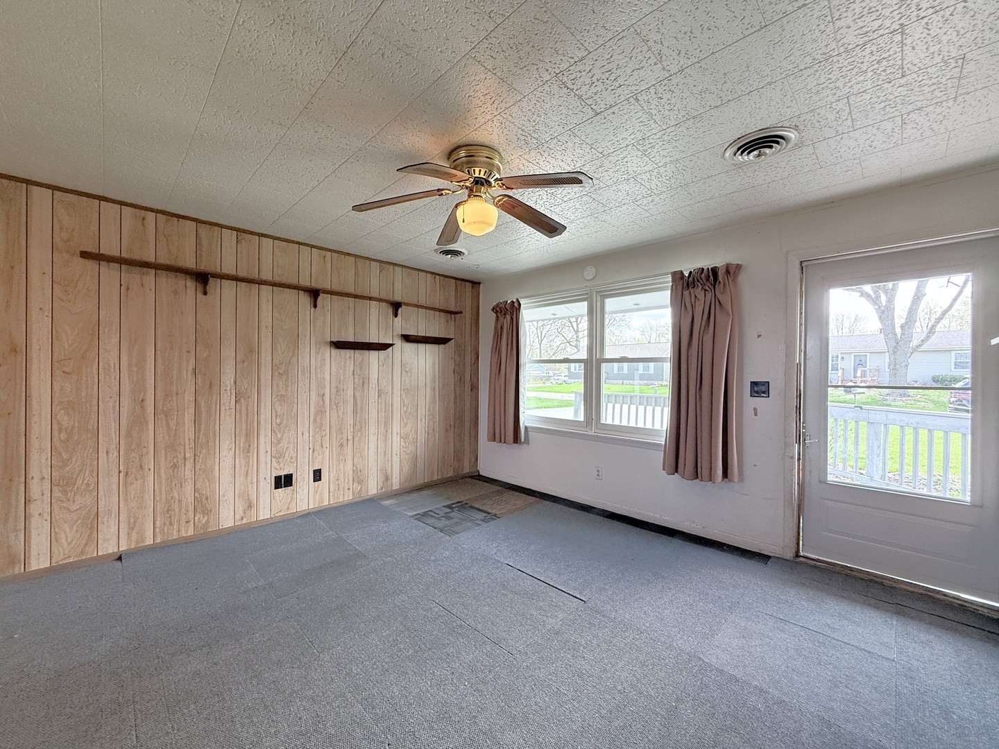 34W836 N James Drive, St. Charles, IL