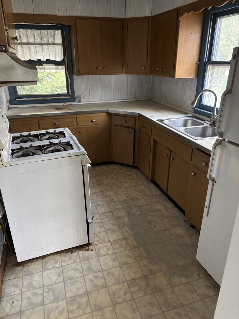 1010 HELEN Avenue, Joliet, IL