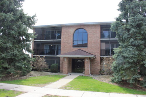 4943 E CIRCLE Drive #305, Crestwood, IL