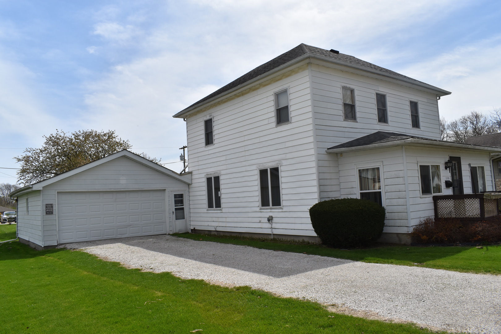 208 S Jefferson Street, Flanagan, IL