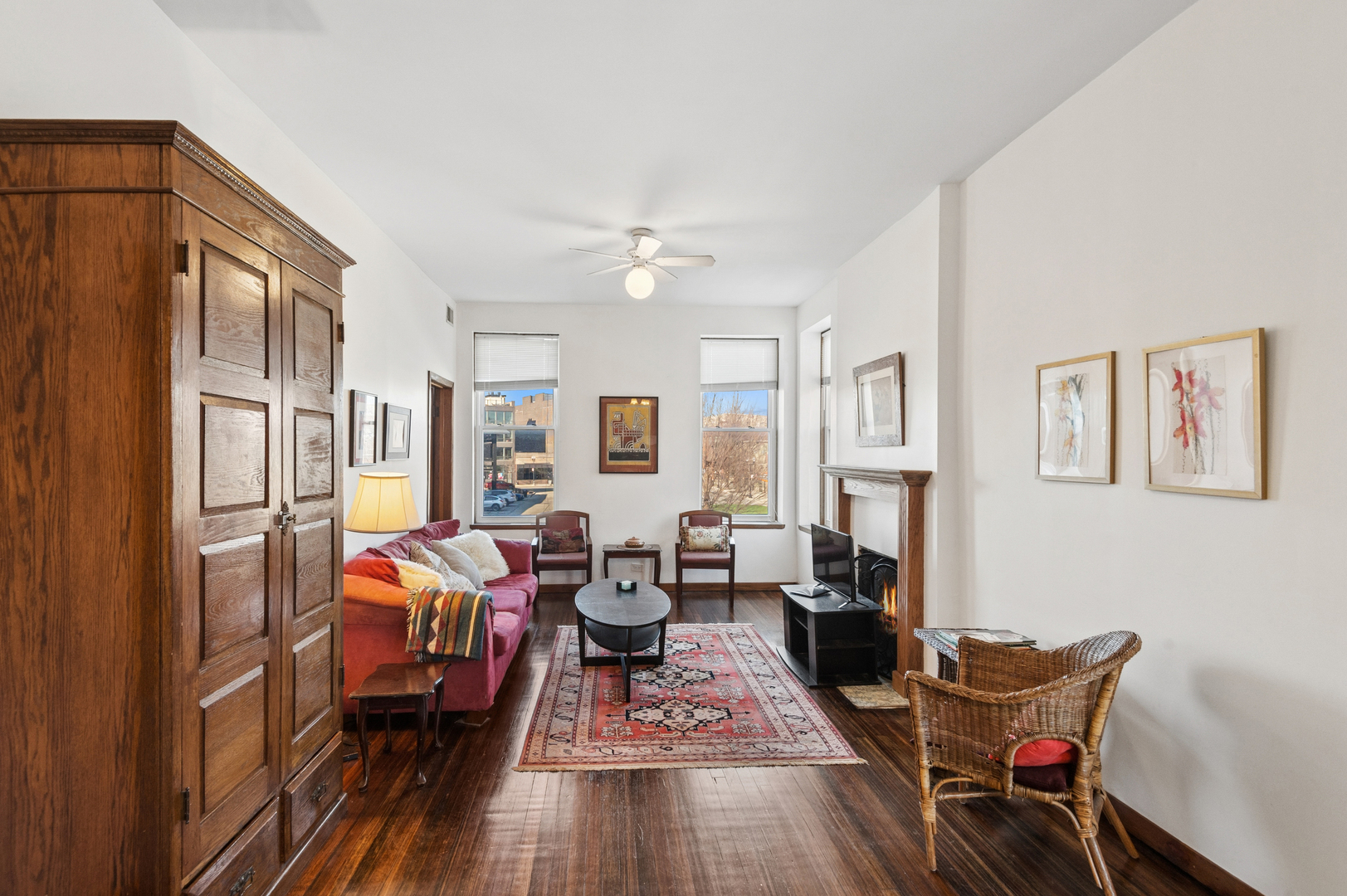 4057 N Damen Avenue #2, Chicago, IL