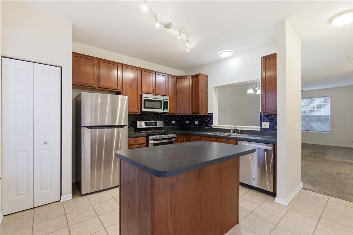 28909 W Pondview Drive, Lakemoor, IL