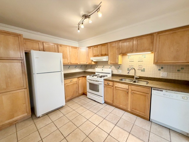 627 Cobblestone Court, Elgin, IL