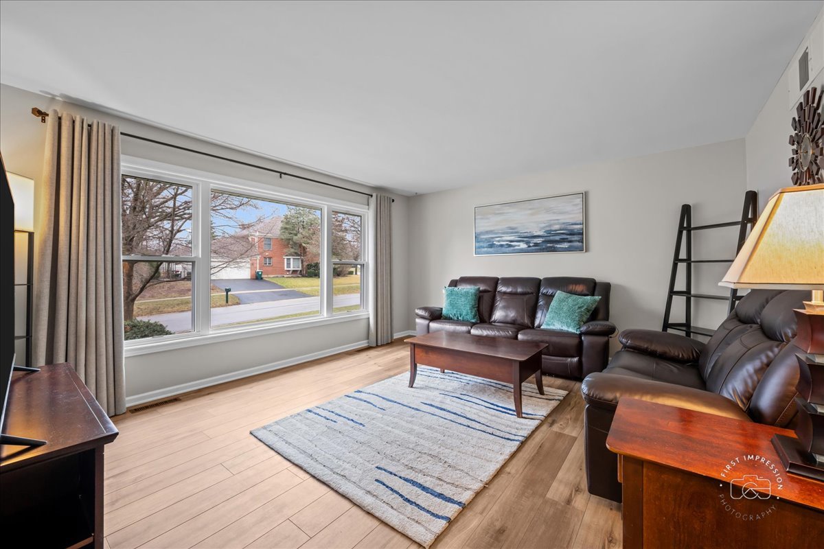 701 Viking Drive, Batavia, IL