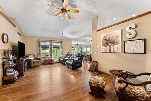 206 Brookview Lane, Durant, IA