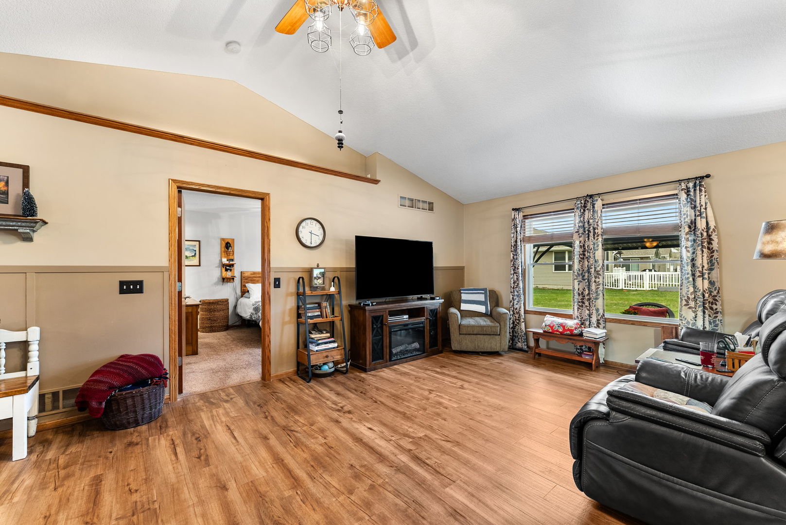 206 Brookview Lane, Durant, IA