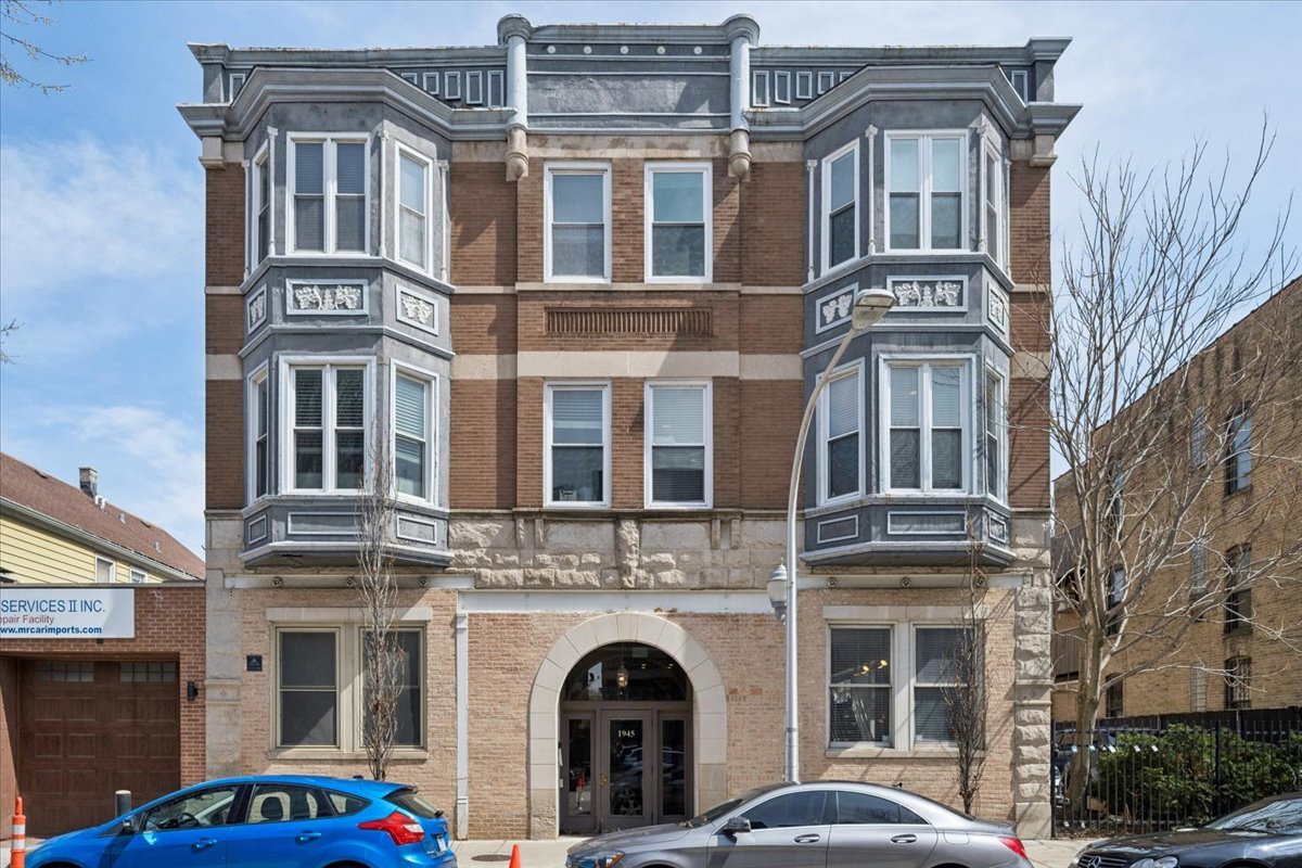 1945 N Sheffield Avenue #303, Chicago, IL
