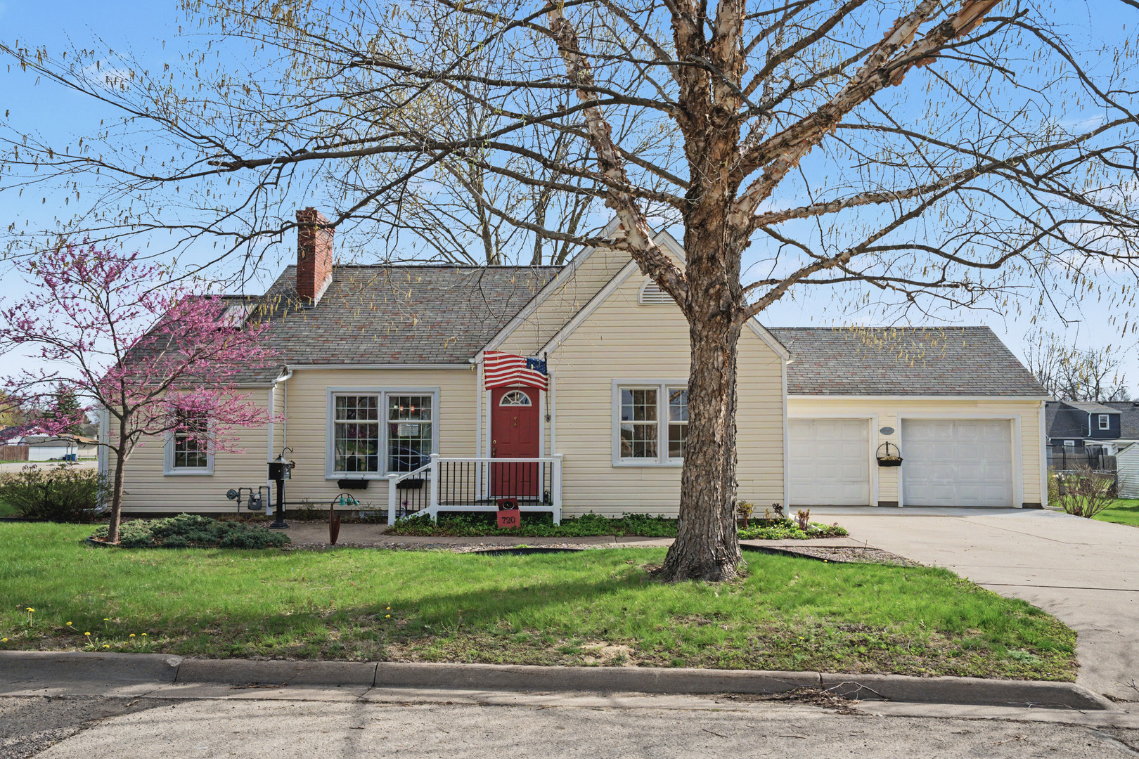 720 4th Avenue, Camanche, IA