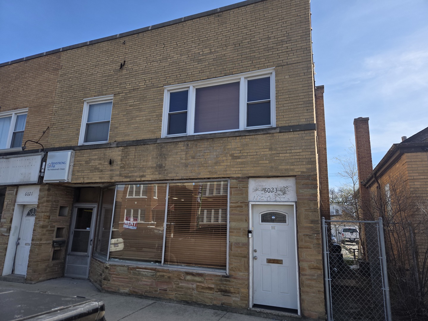 6023 W Addison Street, Chicago, IL