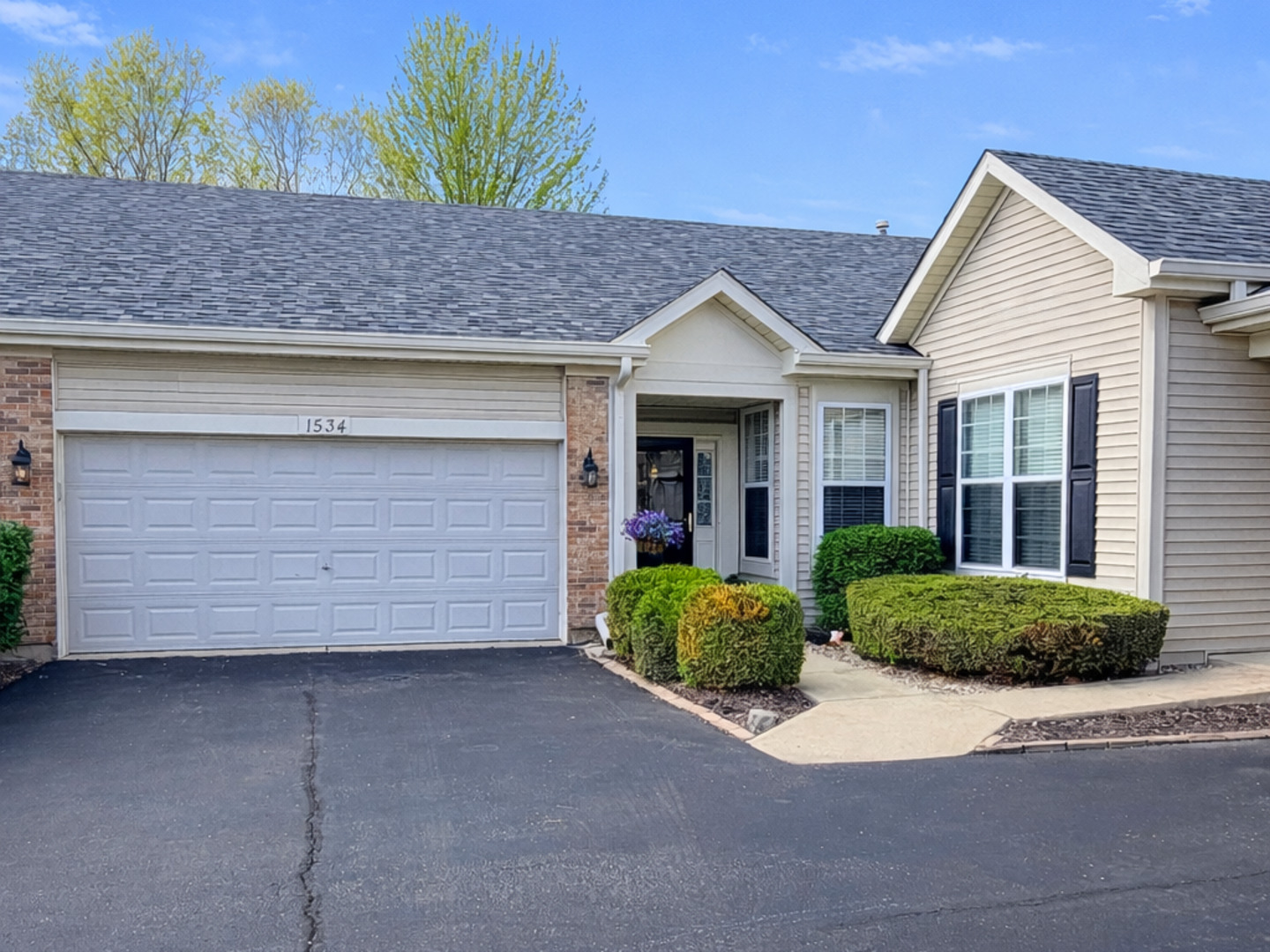 1534 W Cadillac Circle, Romeoville, IL