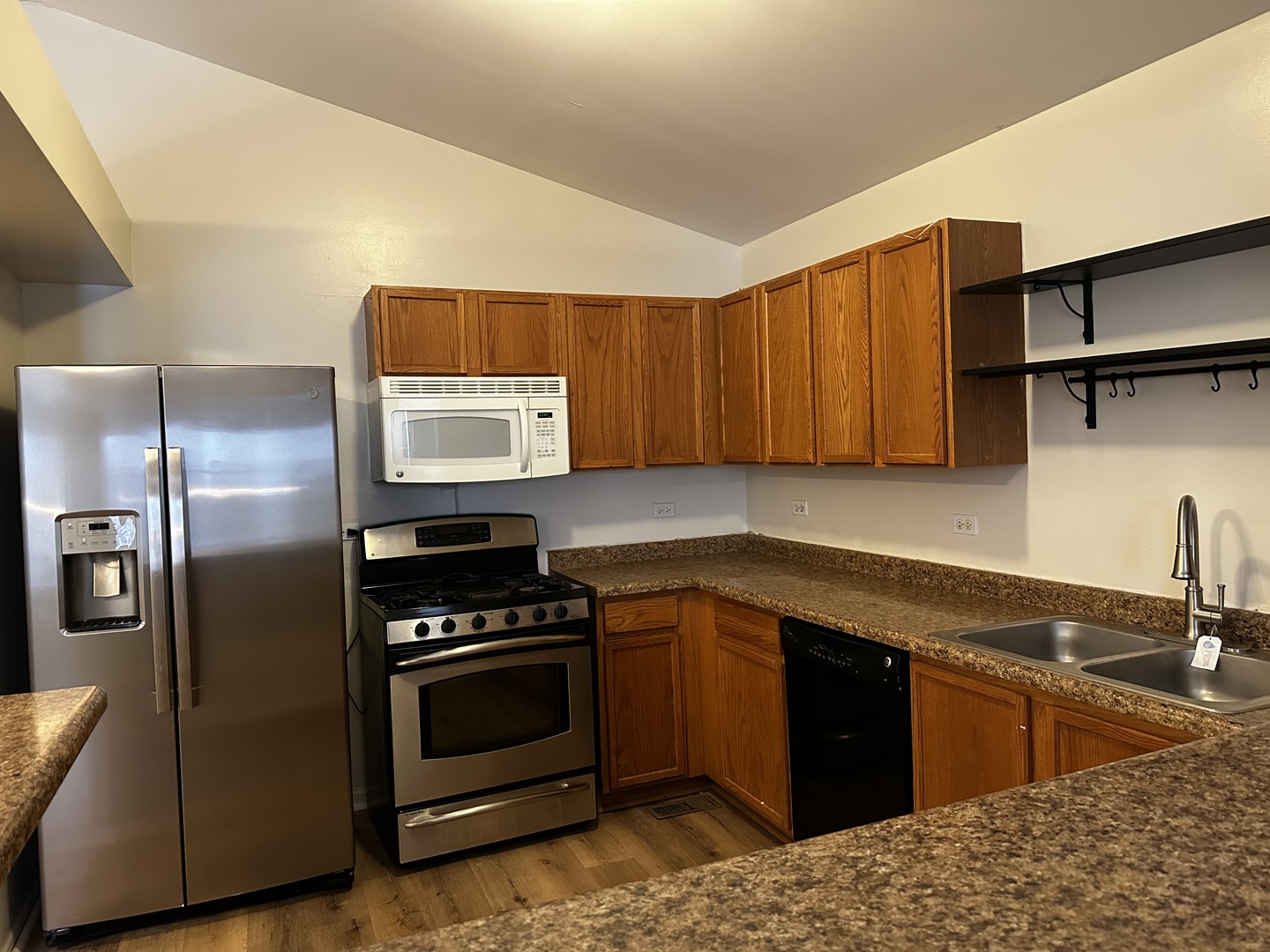 1121 Symphony Drive, Aurora, IL