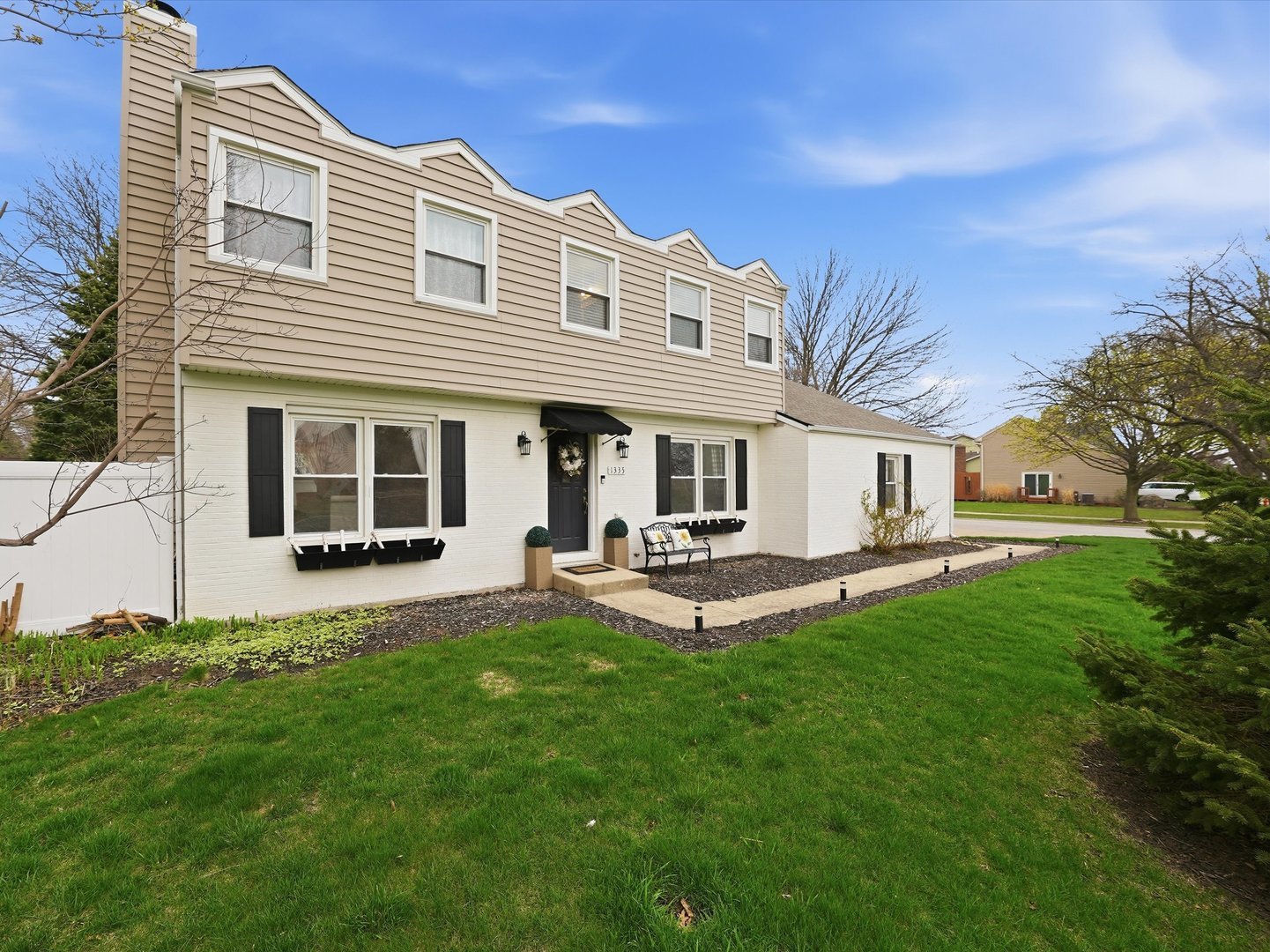 1335 Leverenz Road, Naperville, IL