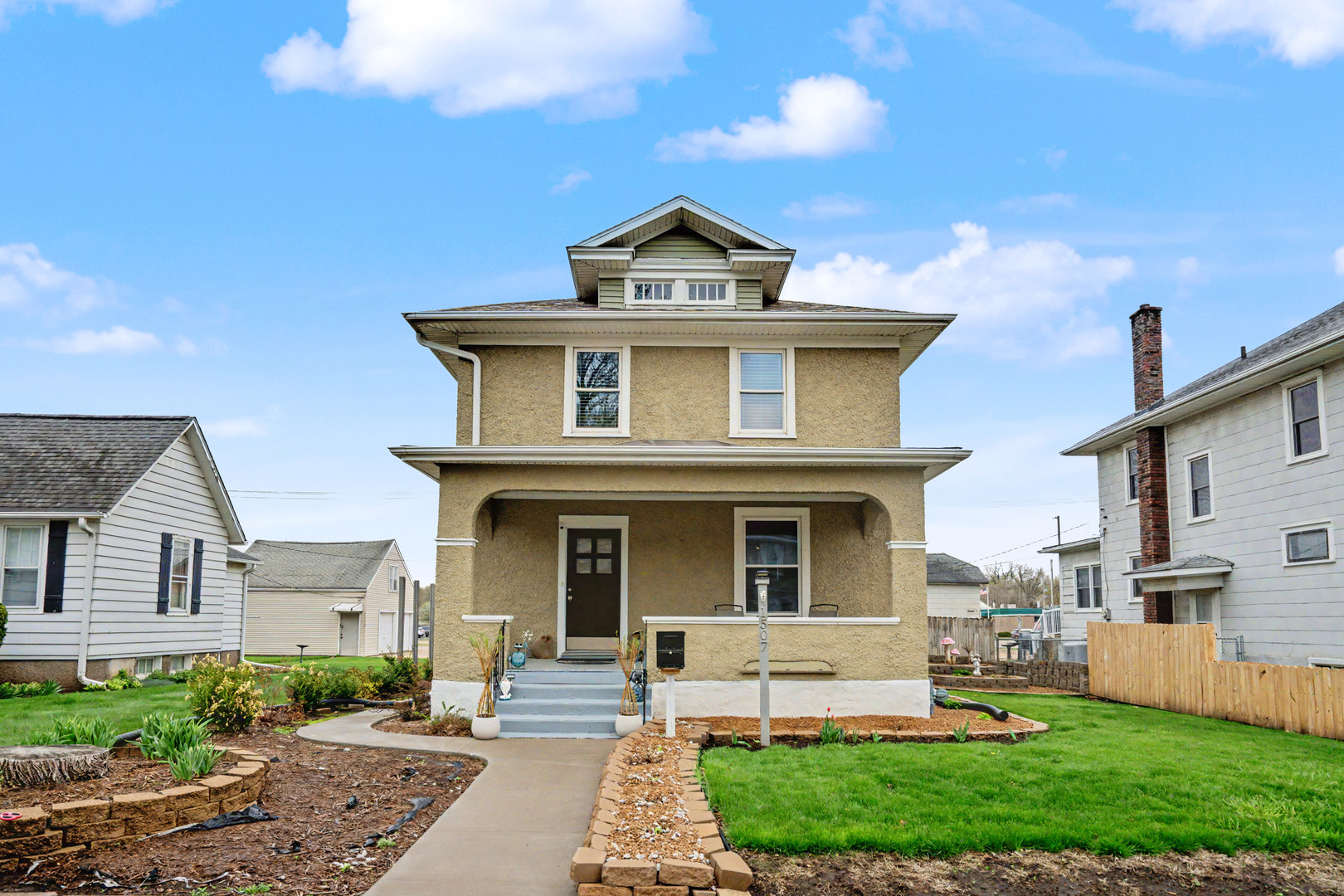 1507 Pershing Boulevard, Clinton, IA