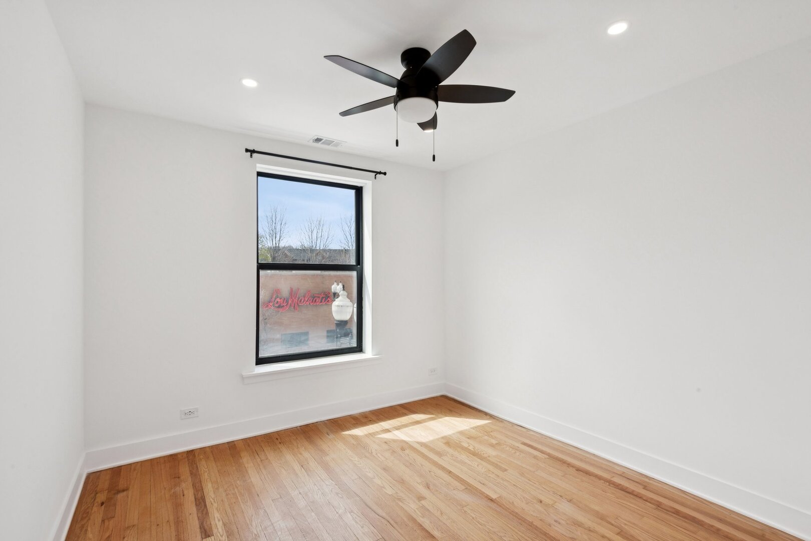 4345 N Lincoln Avenue #2, Chicago, IL