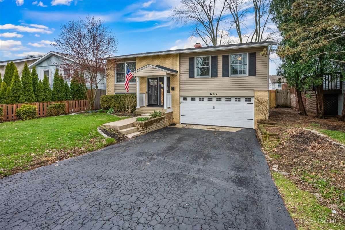 647 N Ridgemoor Avenue, Mundelein, IL