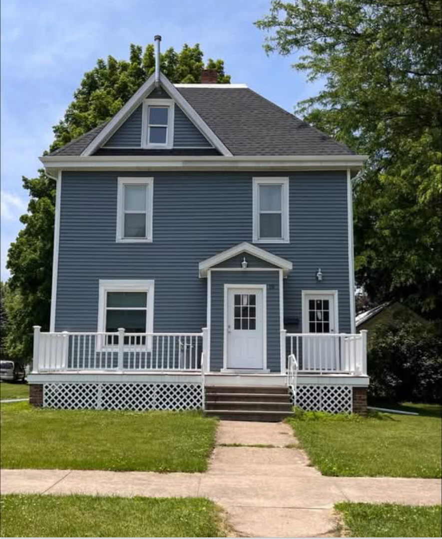 18 N Jefferson Avenue, Amboy, IL