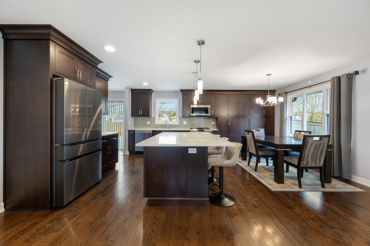 140 Spring Oaks Drive, Wood Dale, IL