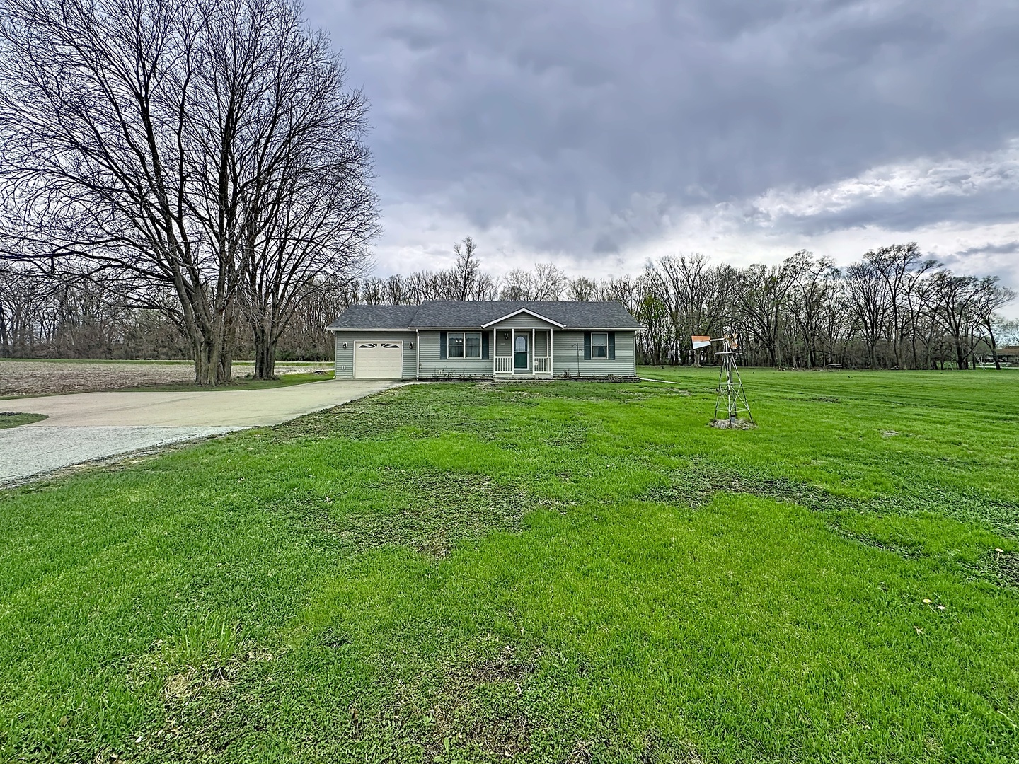 2524 Big Island Parkway, Milan, IL