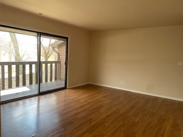 215 Uteg Street #F, Crystal Lake, IL