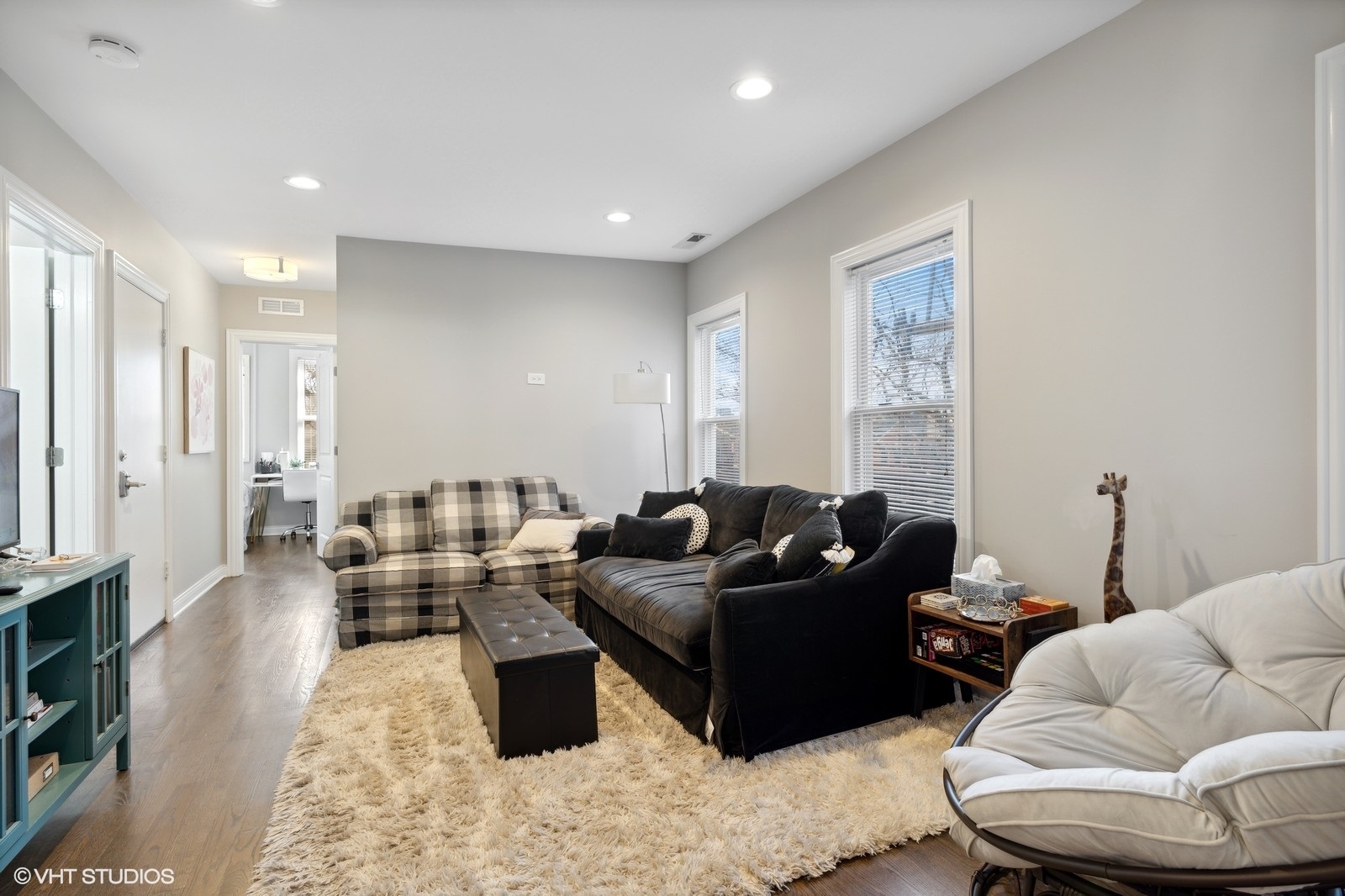 330 W EVERGREEN Avenue #3, Chicago, IL