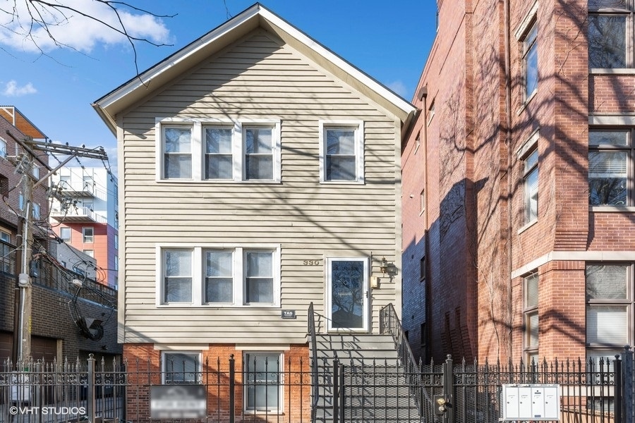 330 W EVERGREEN Avenue #3, Chicago, IL
