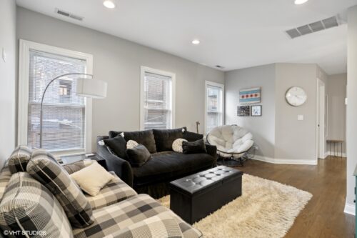 330 W EVERGREEN Avenue #3, Chicago, IL