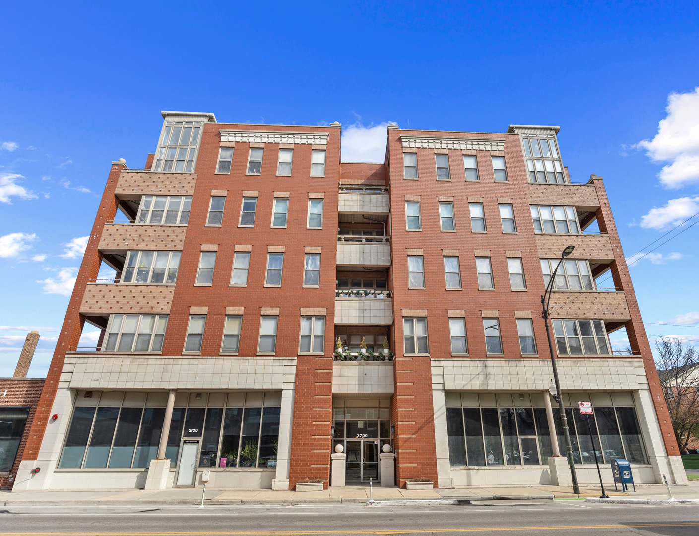 2700 W BELMONT Avenue #402, Chicago, IL