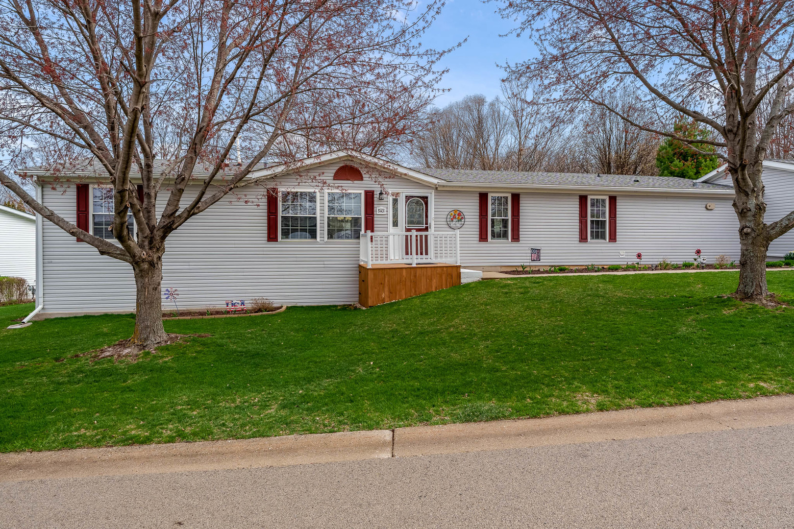 8401 TAMARACK Drive, Machesney Park, IL